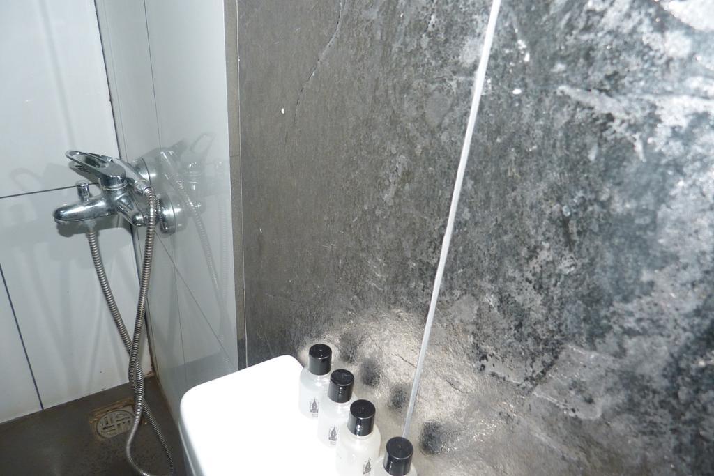 Eagles Budget Home Isztambul Szoba fotó