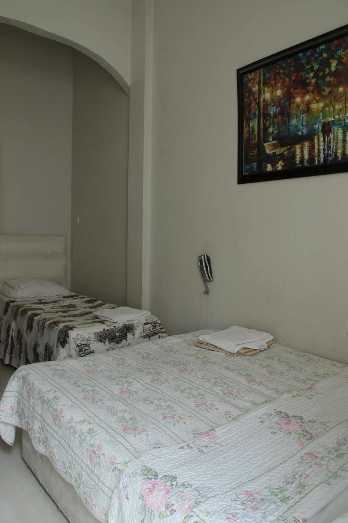 Eagles Budget Home Isztambul Kültér fotó